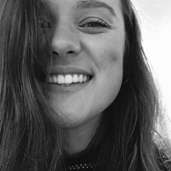 Meet your Posher, Emily - Picture 1 of 1